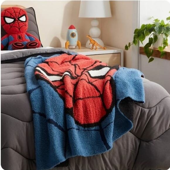 Marvel Spider-Man Mask Knit Kids' Throw Blanket - Pillowfort™ - Picture 2 of 6